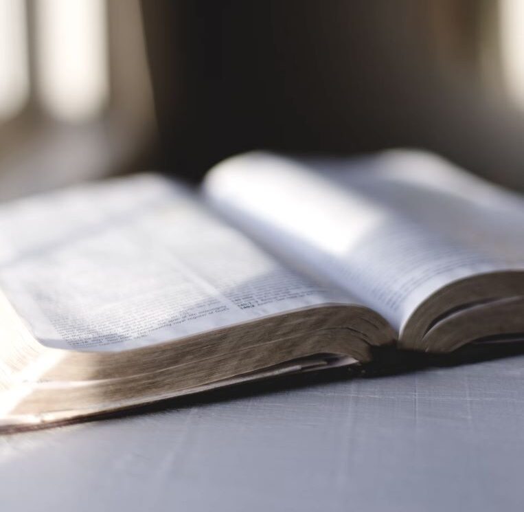 biblia-igreja